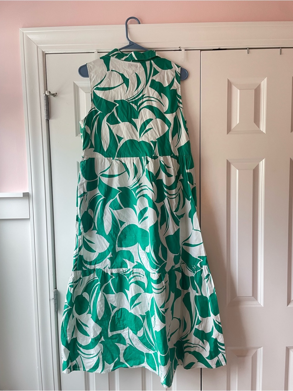 Tahari Sleeveless Green & White Leaf Print Midi Dress - Picture 3 of 3